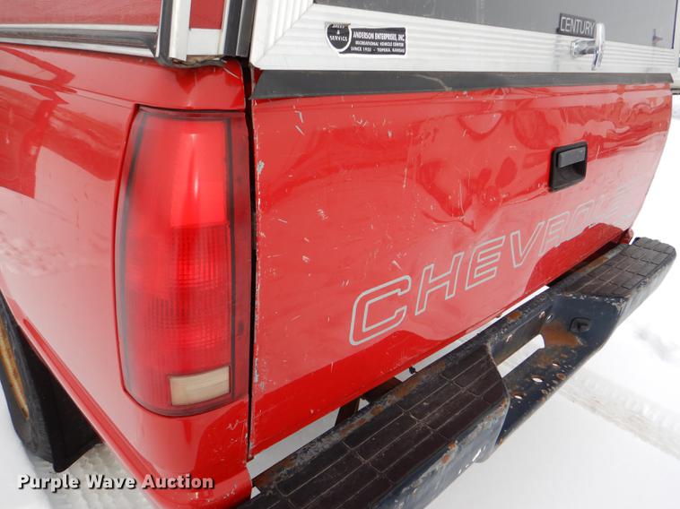 image for item DE0102 1997 Chevrolet C1500 pickup truck
