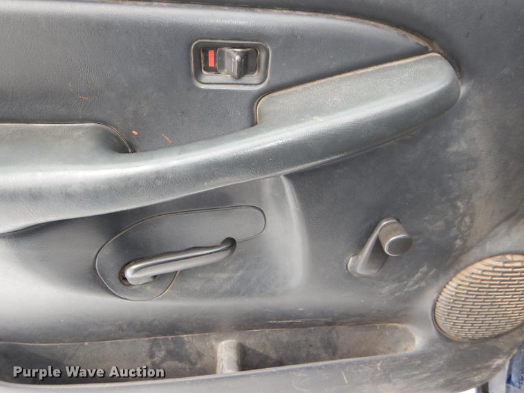 image for item DE0103 2002 Chevrolet Silverado 1500 pickup truck