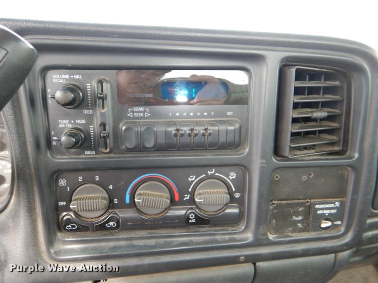 image for item DE0103 2002 Chevrolet Silverado 1500 pickup truck