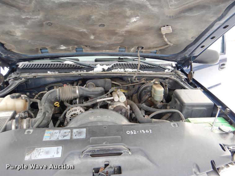 image for item DE0103 2002 Chevrolet Silverado 1500 pickup truck