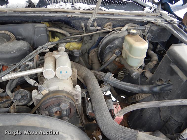 image for item DE0103 2002 Chevrolet Silverado 1500 pickup truck