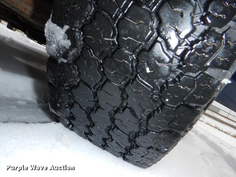 image for item DE0103 2002 Chevrolet Silverado 1500 pickup truck