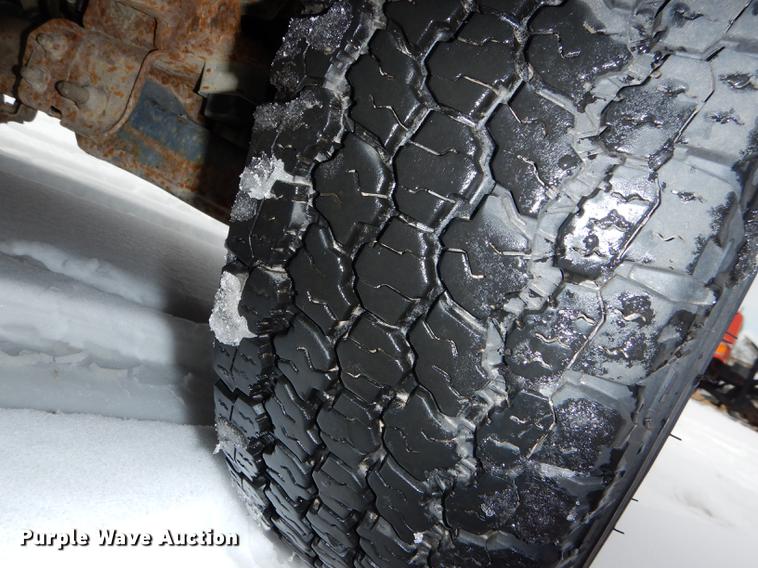 image for item DE0103 2002 Chevrolet Silverado 1500 pickup truck