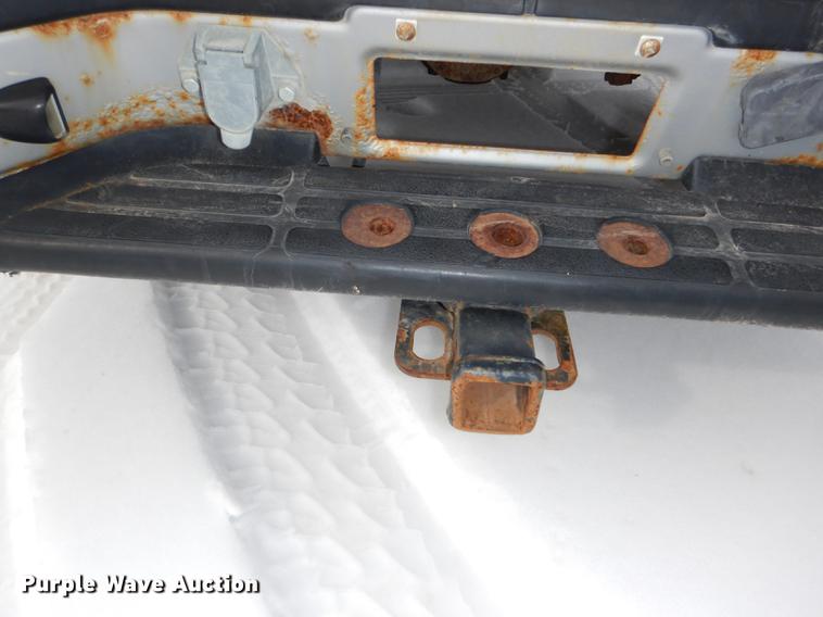 image for item DE0103 2002 Chevrolet Silverado 1500 pickup truck