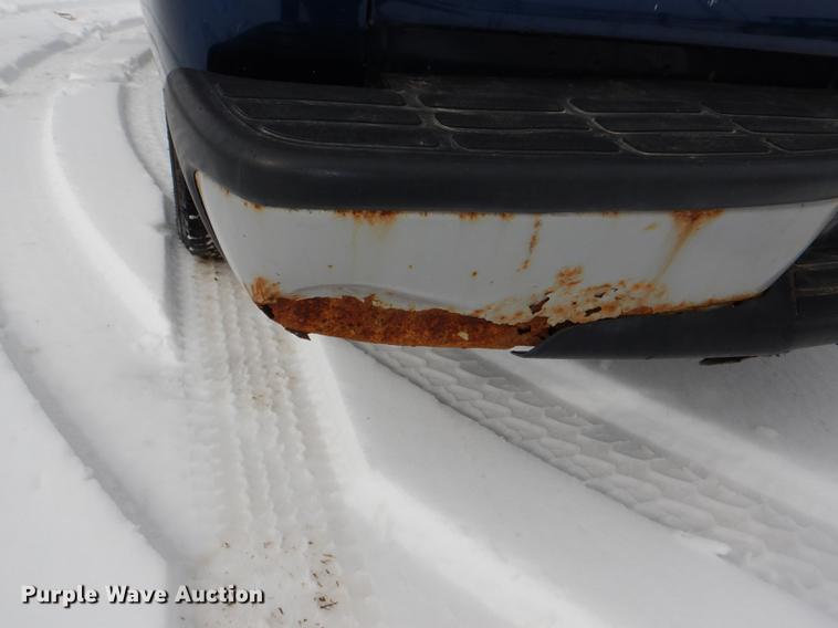 image for item DE0103 2002 Chevrolet Silverado 1500 pickup truck