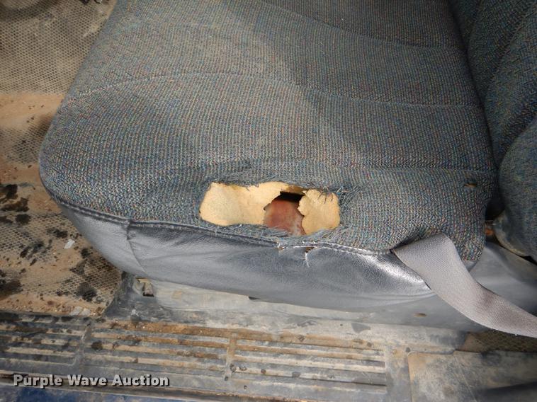 image for item DE0103 2002 Chevrolet Silverado 1500 pickup truck