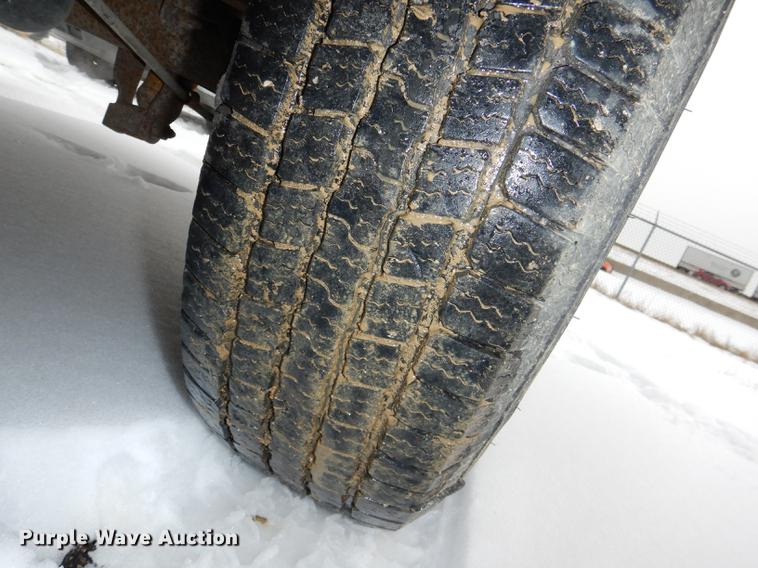 image for item DE0104 2002 Chevrolet Silverado 1500 pickup truck