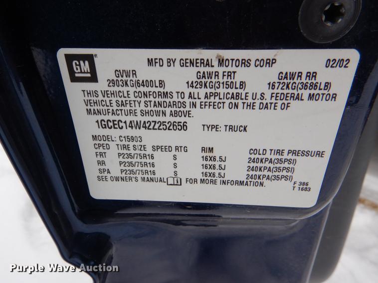 image for item DE0104 2002 Chevrolet Silverado 1500 pickup truck