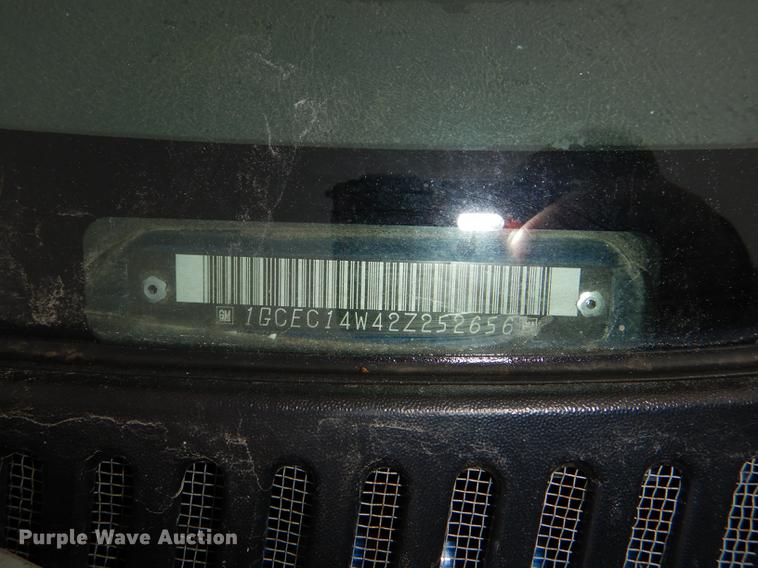 image for item DE0104 2002 Chevrolet Silverado 1500 pickup truck