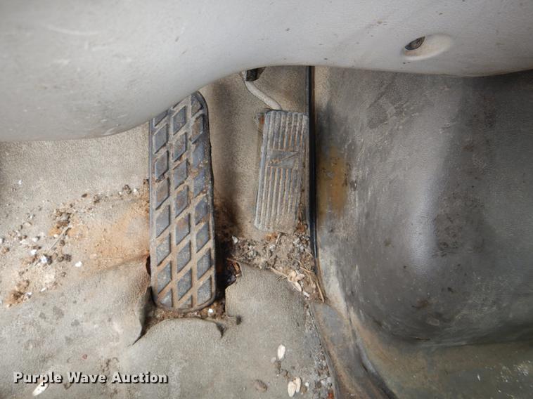 image for item DE0106 2003 Sterling LT7500 dump truck