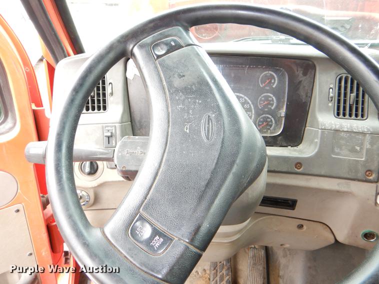 image for item DE0106 2003 Sterling LT7500 dump truck