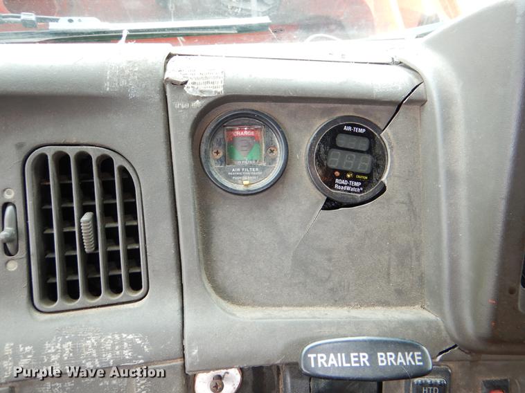 image for item DE0106 2003 Sterling LT7500 dump truck