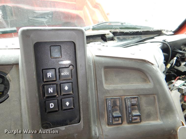 image for item DE0106 2003 Sterling LT7500 dump truck