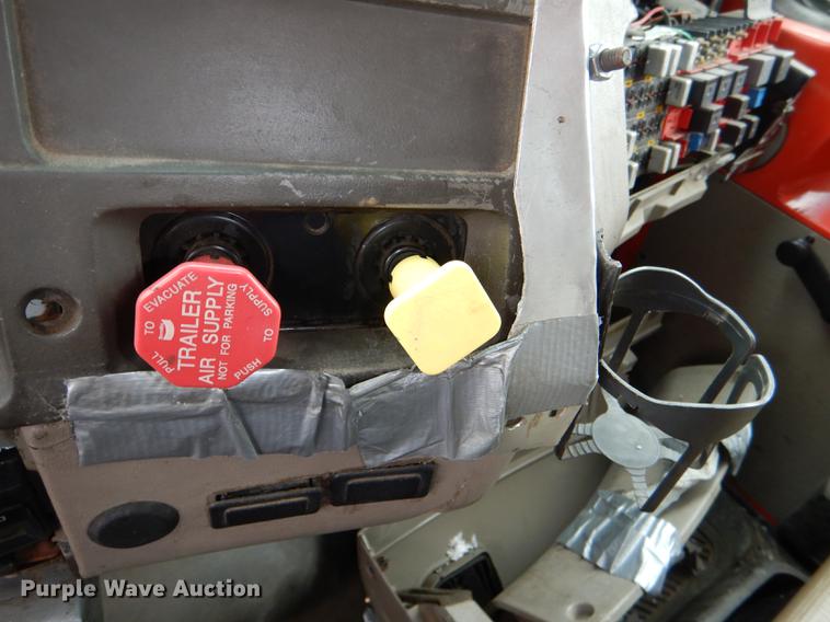 image for item DE0106 2003 Sterling LT7500 dump truck