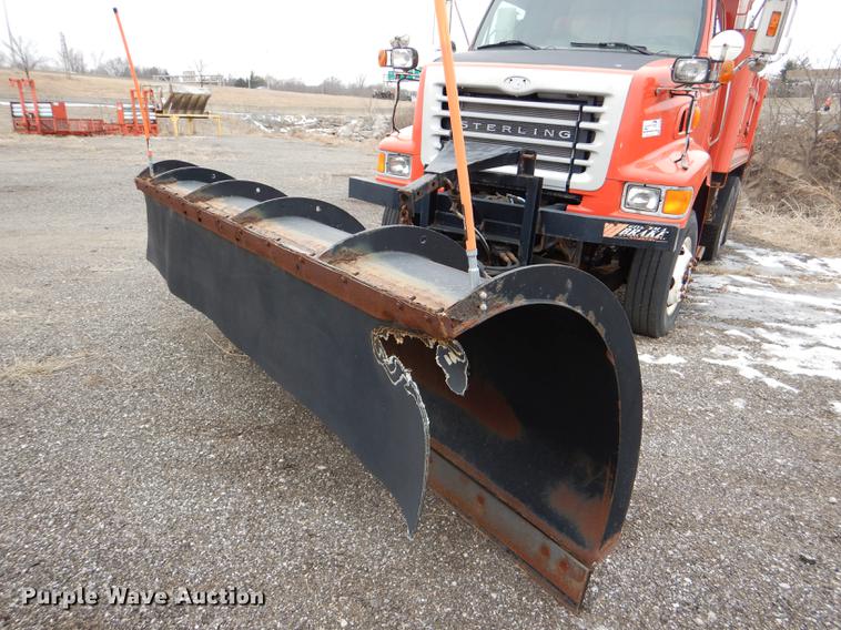 image for item DE0106 2003 Sterling LT7500 dump truck