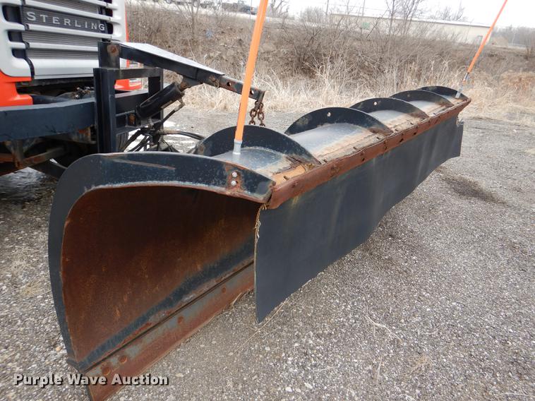 image for item DE0106 2003 Sterling LT7500 dump truck