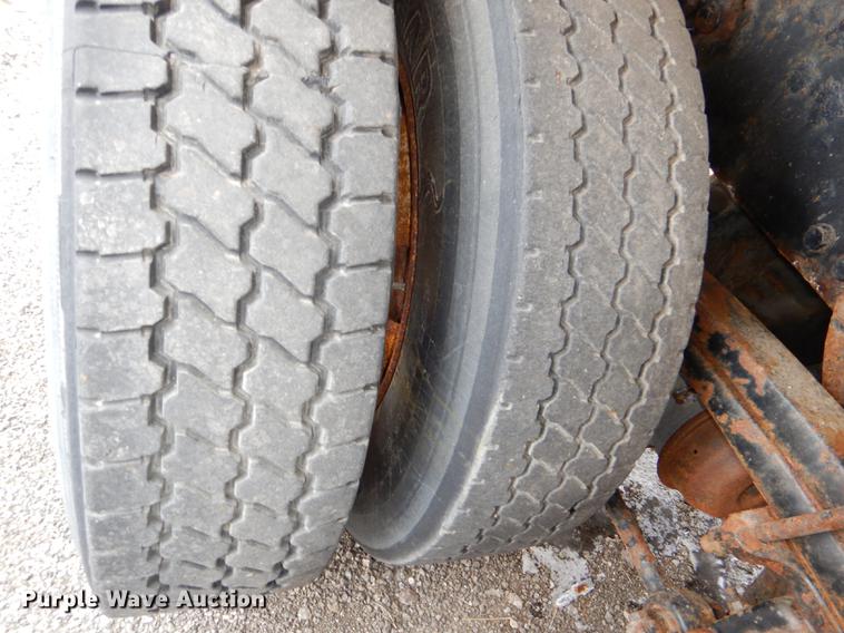 image for item DE0106 2003 Sterling LT7500 dump truck