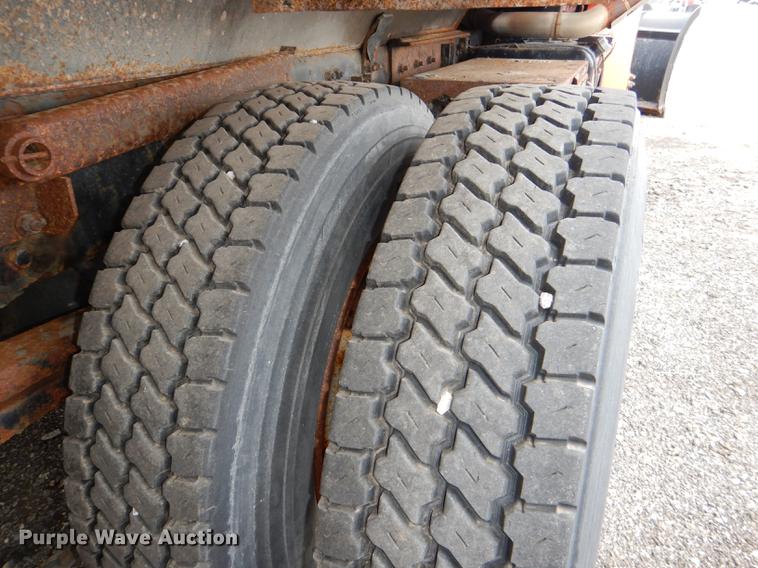 image for item DE0106 2003 Sterling LT7500 dump truck