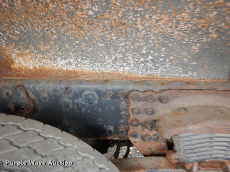 image for item DE0106 2003 Sterling LT7500 dump truck