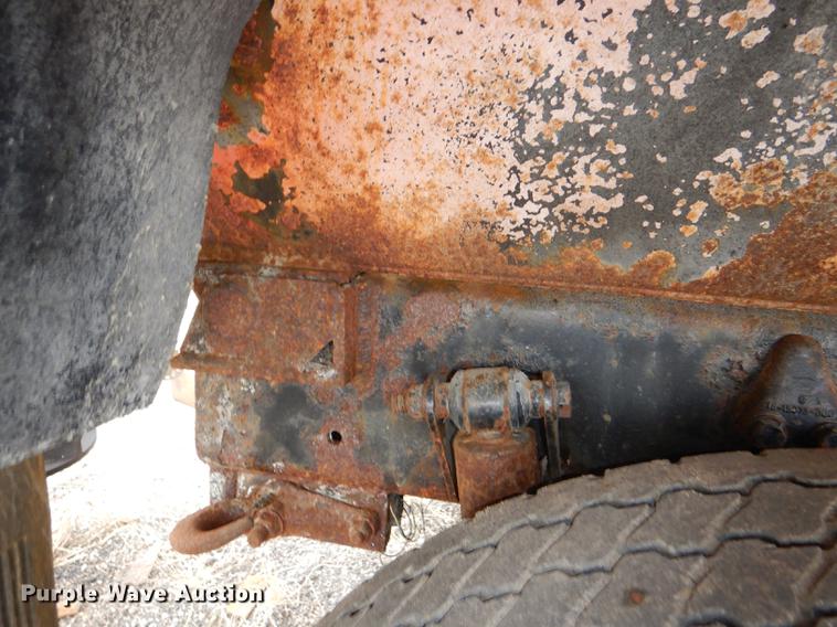 image for item DE0106 2003 Sterling LT7500 dump truck