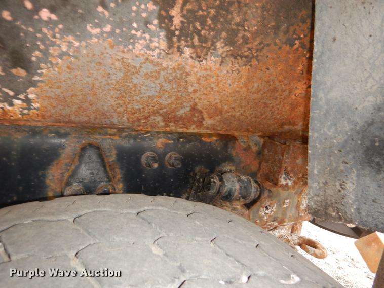 image for item DE0106 2003 Sterling LT7500 dump truck