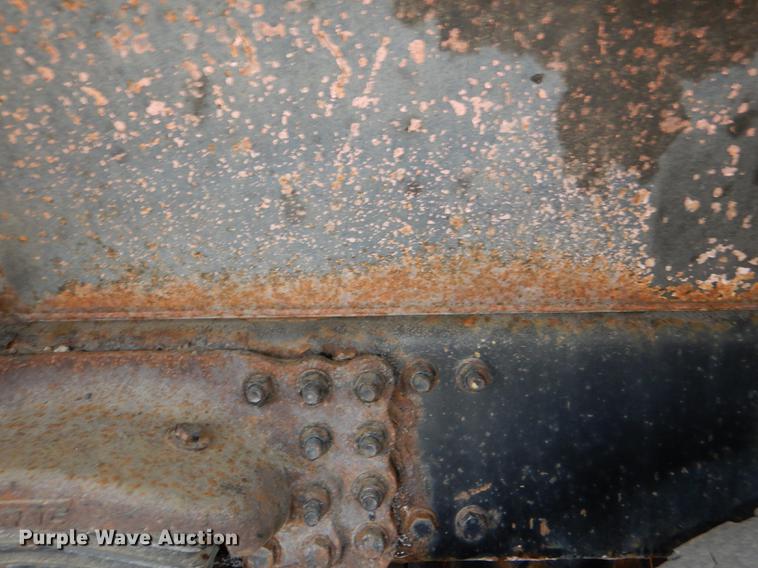 image for item DE0106 2003 Sterling LT7500 dump truck