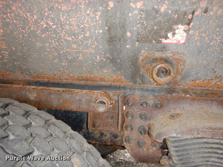 image for item DE0106 2003 Sterling LT7500 dump truck