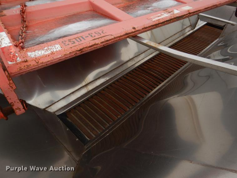 image for item DE0106 2003 Sterling LT7500 dump truck