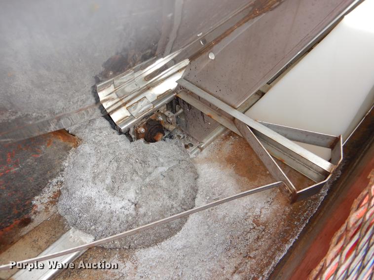 image for item DE0106 2003 Sterling LT7500 dump truck