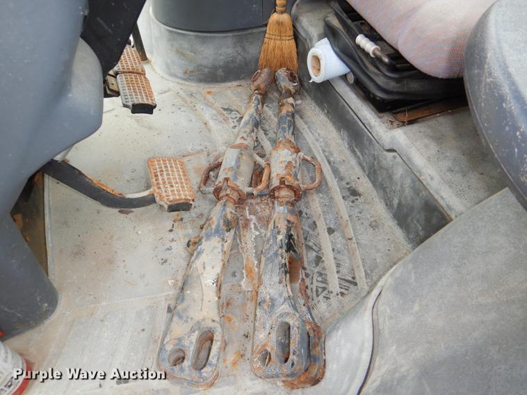 image for item DE0107 2002 New Holland TS100 tractor