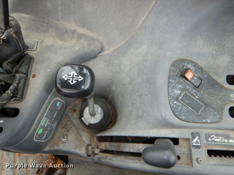 image for item DE0107 2002 New Holland TS100 tractor