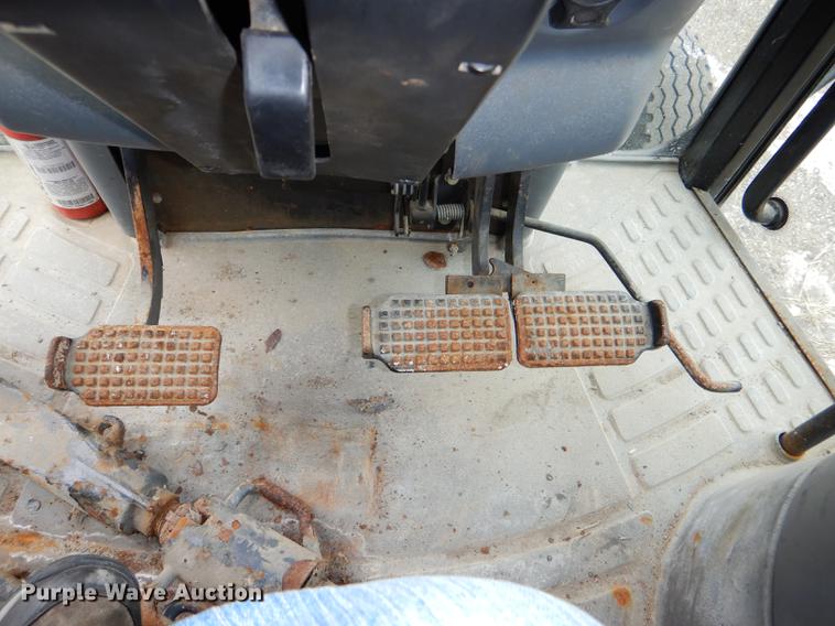 image for item DE0107 2002 New Holland TS100 tractor