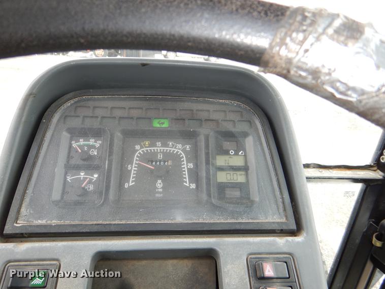 image for item DE0107 2002 New Holland TS100 tractor