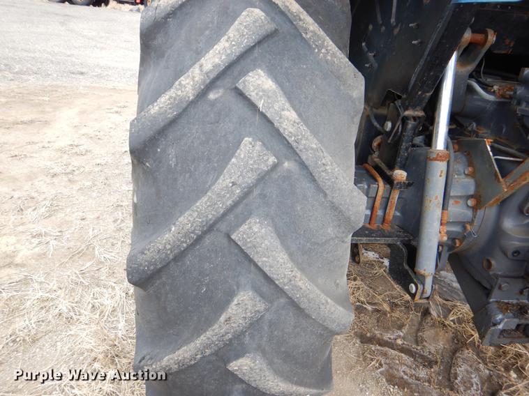 image for item DE0107 2002 New Holland TS100 tractor