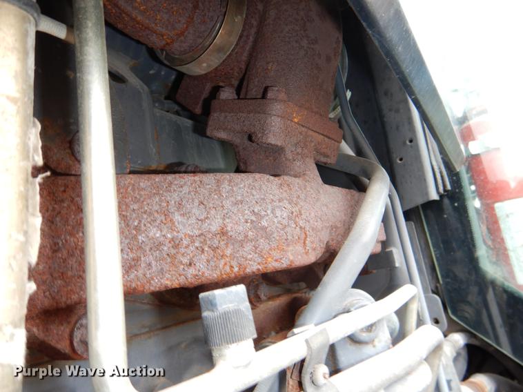 image for item DE0107 2002 New Holland TS100 tractor