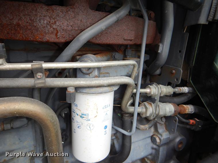 image for item DE0107 2002 New Holland TS100 tractor