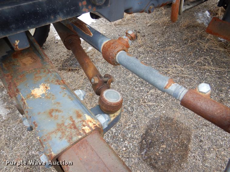 image for item DE0107 2002 New Holland TS100 tractor