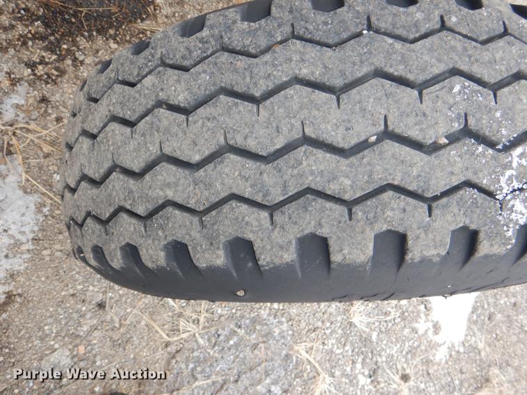 image for item DE0107 2002 New Holland TS100 tractor