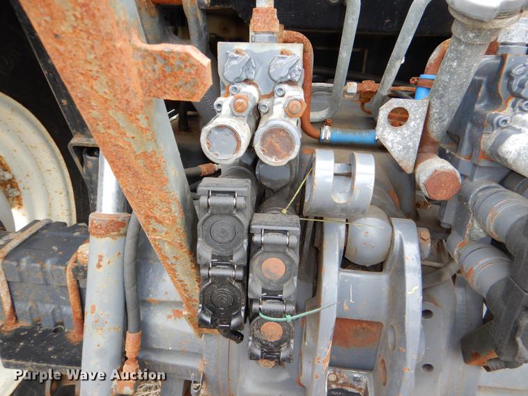 image for item DE0107 2002 New Holland TS100 tractor