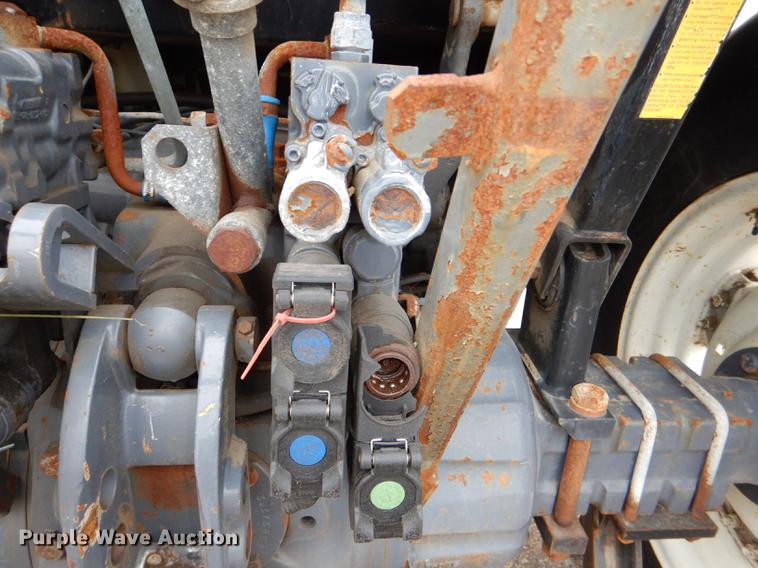 image for item DE0107 2002 New Holland TS100 tractor