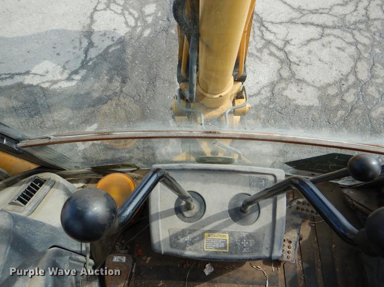 image for item DE0112 2003 John Deere 310G backhoe