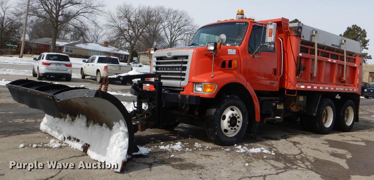 image for item DE0114 2003 Sterling LT7500 dump truck