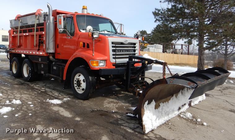 image for item DE0114 2003 Sterling LT7500 dump truck