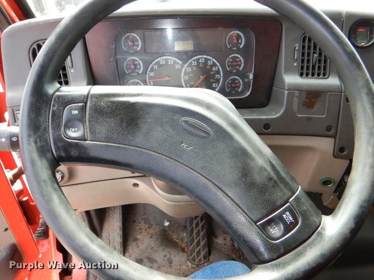 image for item DE0114 2003 Sterling LT7500 dump truck