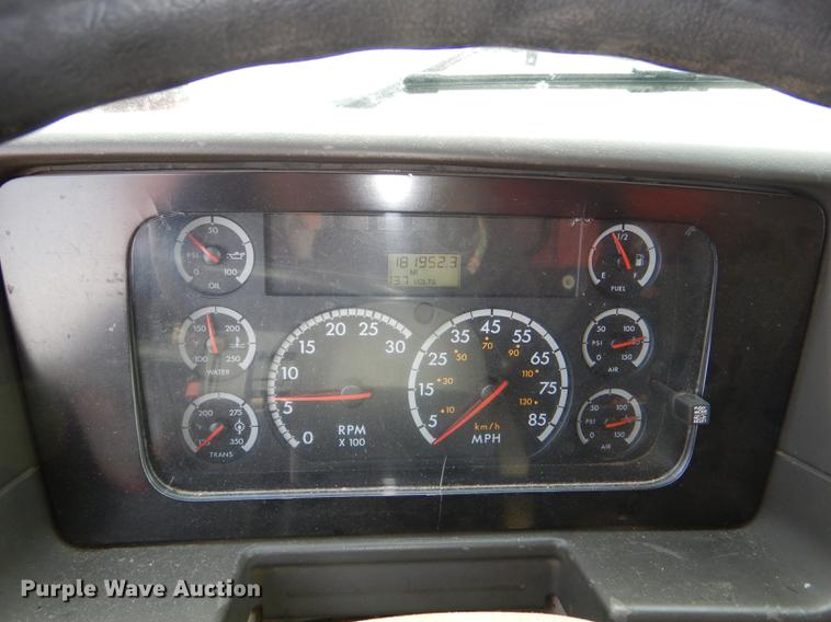 image for item DE0114 2003 Sterling LT7500 dump truck