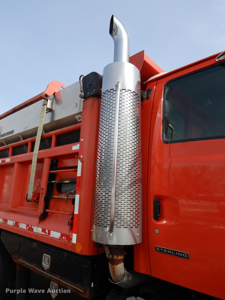 image for item DE0114 2003 Sterling LT7500 dump truck