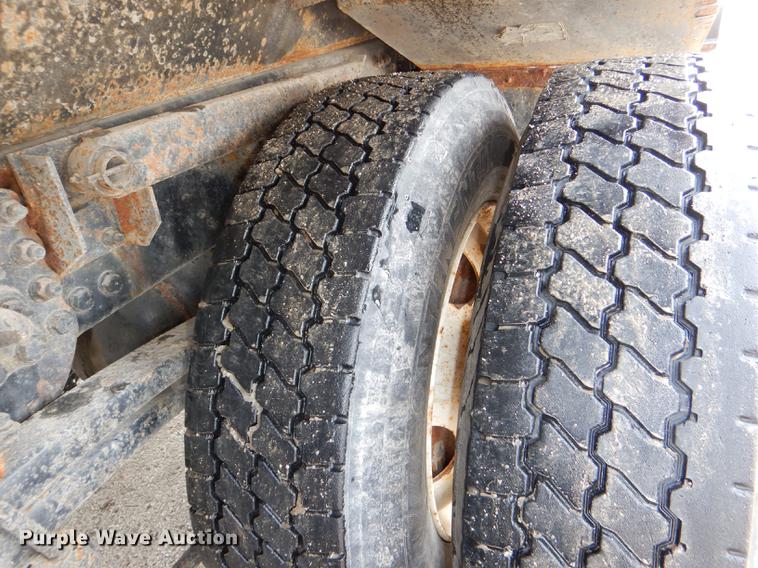 image for item DE0114 2003 Sterling LT7500 dump truck