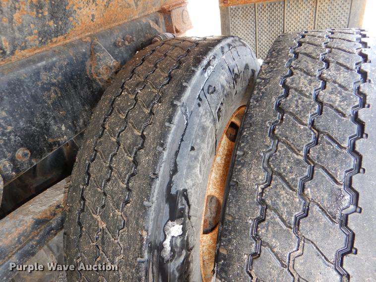 image for item DE0114 2003 Sterling LT7500 dump truck