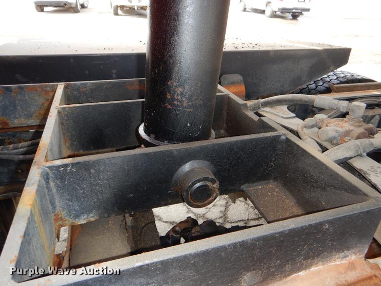 image for item DE0114 2003 Sterling LT7500 dump truck