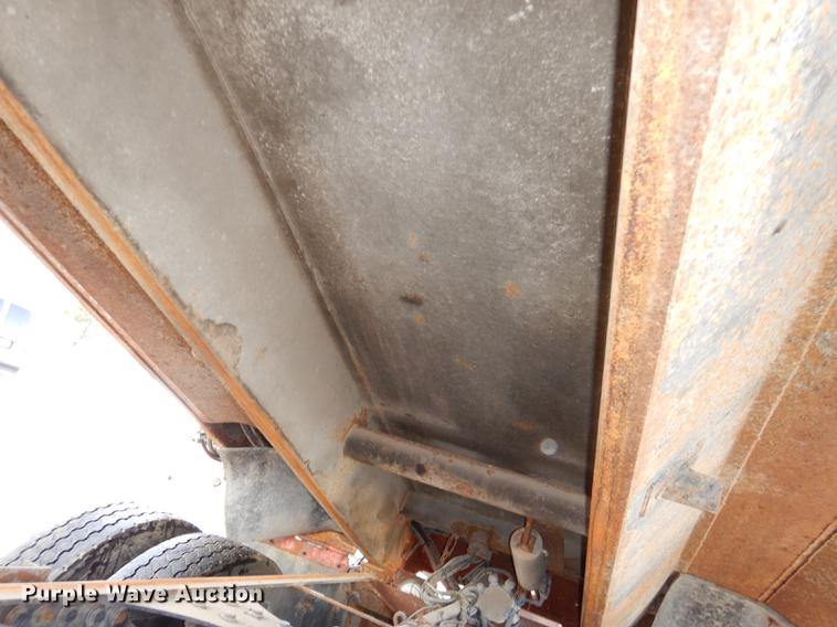 image for item DE0114 2003 Sterling LT7500 dump truck